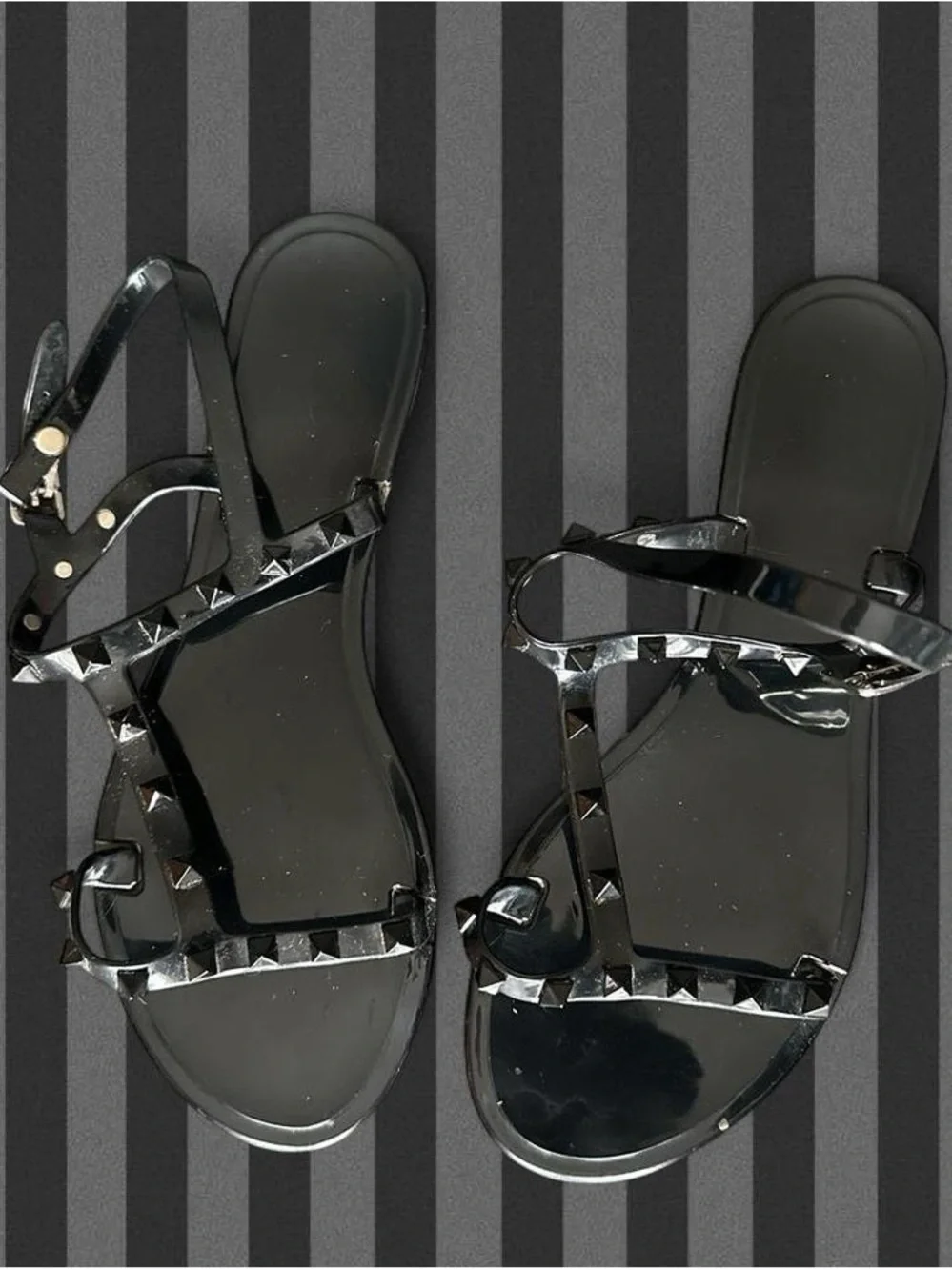 Steve Madden Black Patent Studded Strappy Sandals - Picture 1 of 2
